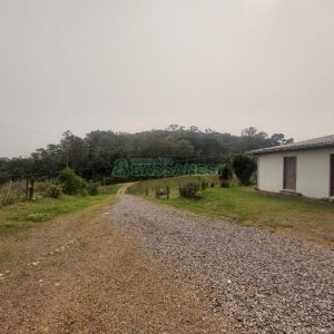 Chácara com 210m², 4 dormitórios, 4 vagas, no bairro 3 Legua em Caxias do Sul para Comprar