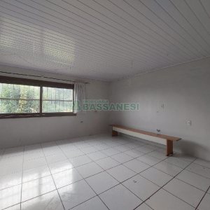 Chácara com 210m², 4 dormitórios, 4 vagas, no bairro 3 Legua em Caxias do Sul para Comprar