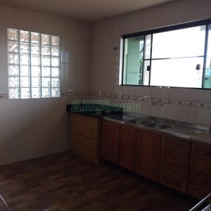 Casa com 412m², 7 dormitórios, 6 vagas, no bairro Jardim das Hortências em Caxias do Sul para Comprar