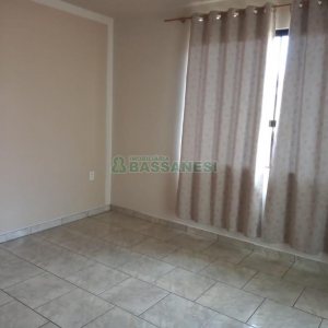 Casa com 412m², 7 dormitórios, 6 vagas, no bairro Jardim das Hortências em Caxias do Sul para Comprar