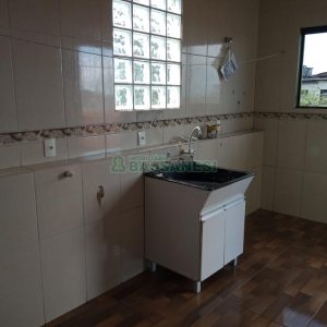 Casa com 412m², 7 dormitórios, 6 vagas, no bairro Jardim das Hortências em Caxias do Sul para Comprar
