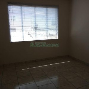 Casa com 412m², 7 dormitórios, 6 vagas, no bairro Jardim das Hortências em Caxias do Sul para Comprar