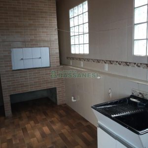 Casa com 412m², 7 dormitórios, 6 vagas, no bairro Jardim das Hortências em Caxias do Sul para Comprar