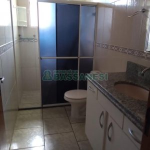 Casa com 412m², 7 dormitórios, 6 vagas, no bairro Jardim das Hortências em Caxias do Sul para Comprar