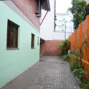 Casa com 120m², 3 dormitórios, 2 vagas, no bairro Centro em Caxias do Sul para Comprar