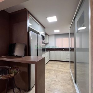 Apto Mobiliado com 101m², 3 dormitórios, 2 vagas, no bairro Universitário em Caxias do Sul para Alugar