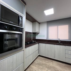 Apto Mobiliado com 101m², 3 dormitórios, 2 vagas, no bairro Universitário em Caxias do Sul para Alugar
