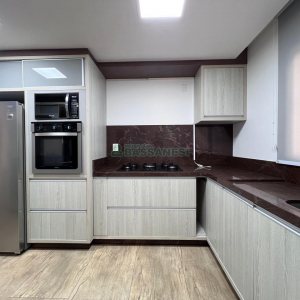 Apto Mobiliado com 101m², 3 dormitórios, 2 vagas, no bairro Universitário em Caxias do Sul para Alugar
