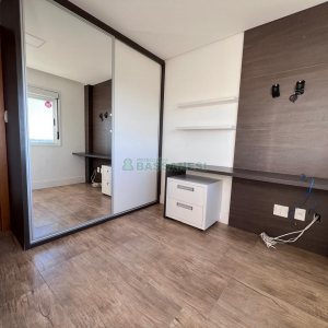 Apto Mobiliado com 101m², 3 dormitórios, 2 vagas, no bairro Universitário em Caxias do Sul para Alugar