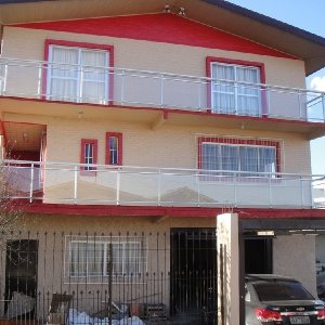 Casa com 294m², 4 dormitórios, 5 vagas, no bairro Pioneiro em Caxias do Sul para Comprar