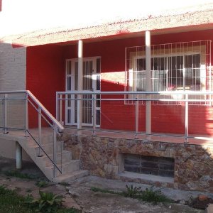 Casa com 294m², 4 dormitórios, 5 vagas, no bairro Pioneiro em Caxias do Sul para Comprar