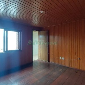 Casa com 166m², 2 dormitórios, 1 vaga, no bairro Rio Branco em Caxias do Sul para Comprar