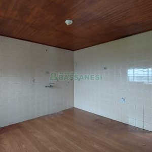 Casa com 166m², 2 dormitórios, 1 vaga, no bairro Rio Branco em Caxias do Sul para Comprar