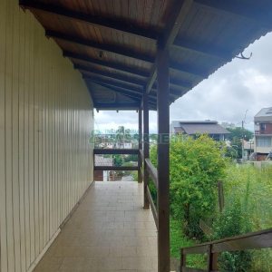 Casa com 166m², 2 dormitórios, 1 vaga, no bairro Rio Branco em Caxias do Sul para Comprar