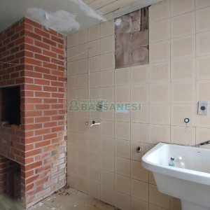 Casa com 166m², 2 dormitórios, 1 vaga, no bairro Rio Branco em Caxias do Sul para Comprar