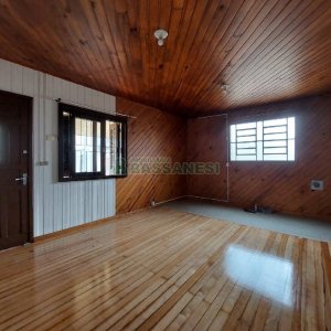 Casa com 60m², 3 dormitórios, 1 vaga, no bairro Petrópolis em Caxias do Sul para Alugar