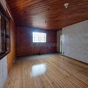 Casa com 60m², 3 dormitórios, 1 vaga, no bairro Petrópolis em Caxias do Sul para Alugar