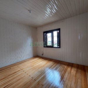 Casa com 60m², 3 dormitórios, 1 vaga, no bairro Petrópolis em Caxias do Sul para Alugar