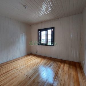 Casa com 60m², 3 dormitórios, 1 vaga, no bairro Petrópolis em Caxias do Sul para Alugar