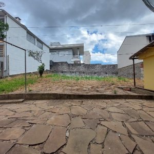 Casa com 60m², 3 dormitórios, 1 vaga, no bairro Petrópolis em Caxias do Sul para Alugar