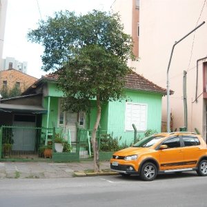 Terreno com 70m², 3 dormitórios, no bairro São Pelegrino em Caxias do Sul para Comprar