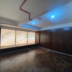 Loja com 456m², no bairro Centro em Caxias do Sul para Alugar