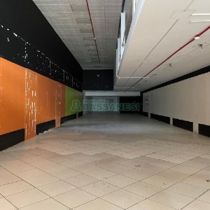 Loja com 456m², no bairro Centro em Caxias do Sul para Alugar
