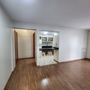 Apto Mobiliado com 59m², 1 dormitório, 1 vaga, no bairro Centro em Caxias do Sul para Comprar