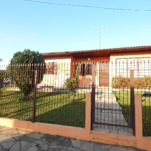 Casa com 190m², 3 dormitórios, 2 vagas, no bairro São Caetano em Caxias do Sul para Comprar