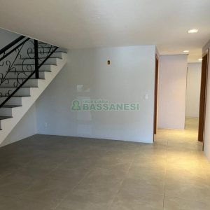 Loja com 370m², 2 vagas, no bairro Santa Catarina em Caxias do Sul para Alugar