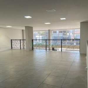 Loja com 370m², 2 vagas, no bairro Santa Catarina em Caxias do Sul para Alugar