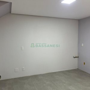 Loja com 370m², 2 vagas, no bairro Santa Catarina em Caxias do Sul para Alugar