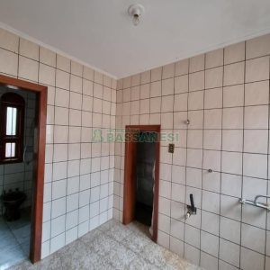 Casa com 184m², 3 dormitórios, 2 vagas, no bairro Panazzolo em Caxias do Sul para Alugar ou Comprar