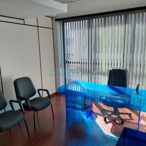 Sala Mobiliada com 95m², no bairro Centro em Caxias do Sul para Alugar