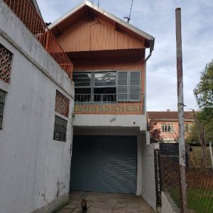 Casa com 100m², 3 dormitórios, 3 vagas, no bairro Centro em Caxias do Sul para Comprar