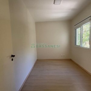 Apartamento com 68m², 2 dormitórios, 2 vagas, no bairro Vinhedos em Caxias do Sul para Alugar