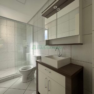 Apartamento com 68m², 2 dormitórios, 2 vagas, no bairro Vinhedos em Caxias do Sul para Alugar