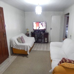 Casa com 108m², 3 dormitórios, 1 vaga, no bairro Salgado Filho em Caxias do Sul para Comprar