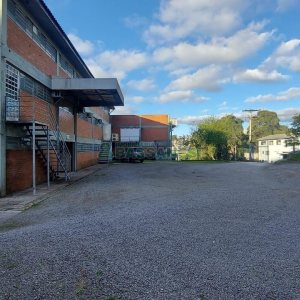 Pavilhão com 985m², no bairro Floresta em Caxias do Sul para Alugar