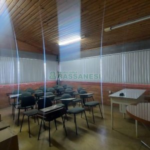 Pavilhão com 985m², no bairro Floresta em Caxias do Sul para Alugar