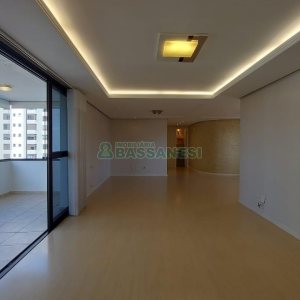 Apto Mobiliado com 187m², 3 dormitórios, 3 vagas, no bairro Lourdes em Caxias do Sul para Comprar