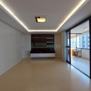 Apto Mobiliado com 187m², 3 dormitórios, 3 vagas, no bairro Lourdes em Caxias do Sul para Comprar