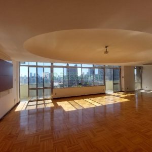 Apartamento com 270m², 4 dormitórios, no bairro Centro em Caxias do Sul para Alugar ou Comprar