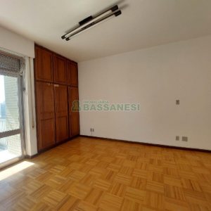 Apartamento com 270m², 4 dormitórios, no bairro Centro em Caxias do Sul para Alugar ou Comprar