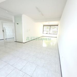 Sala com 110m², no bairro São Pelegrino em Caxias do Sul para Alugar