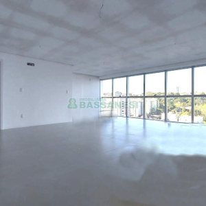 Sala com 64m², 1 vaga, no bairro Lourdes em Caxias do Sul para Comprar