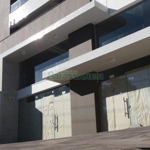 Loja com 200m², 4 vagas, no bairro Panazzolo em Caxias do Sul para Comprar