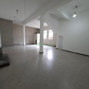 Loja com 140m², 1 vaga, no bairro Pio X em Caxias do Sul para Alugar