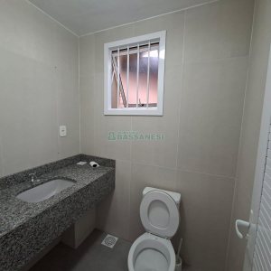 Loja com 140m², 1 vaga, no bairro Pio X em Caxias do Sul para Alugar
