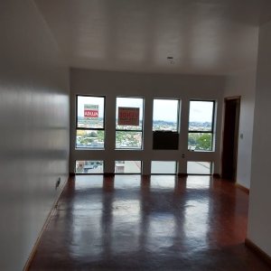 Sala com 35m², no bairro Rio Branco em Caxias do Sul para Comprar